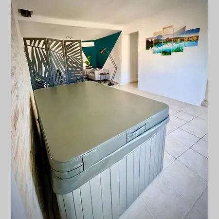 Art Des Cevennes “ Jacuzzi ”