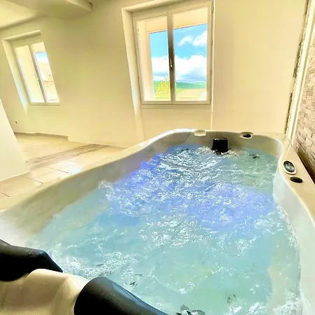 Appartement Art Des Cevennes “ Jacuzzi ” *