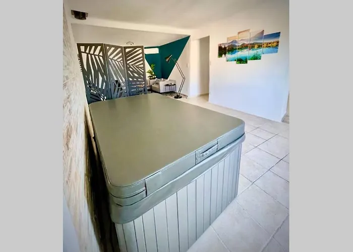 Art Des Cevennes “ Jacuzzi ”